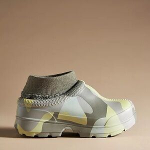 UGG Tasman x Camopop clog size 9